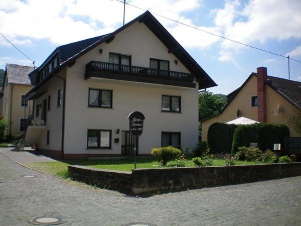 Mosel-Gastehaus Kirch Hotel Ernst Camera foto